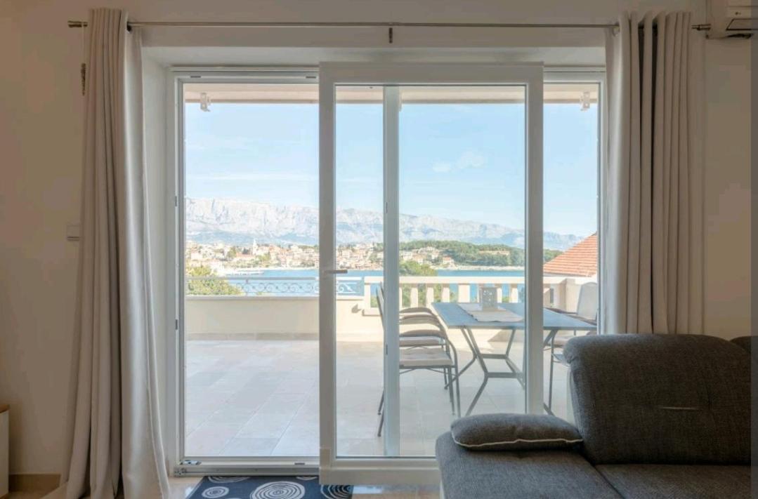 Apartments Siesta Sumartin Eksteriør bilde